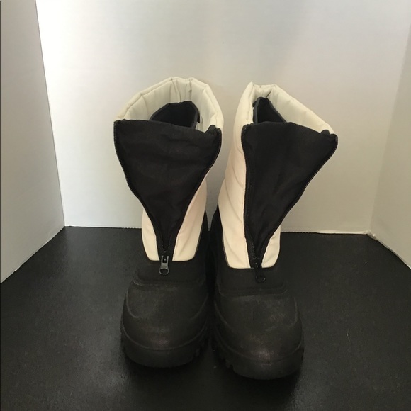 Cold Front Women’s Puffer Boots - Picture 5 of 14